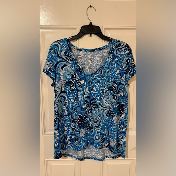 Lilly Pulitzer Tops - Lilly Pulitzer Blue and White Swirl Short Sleeve Etta Top